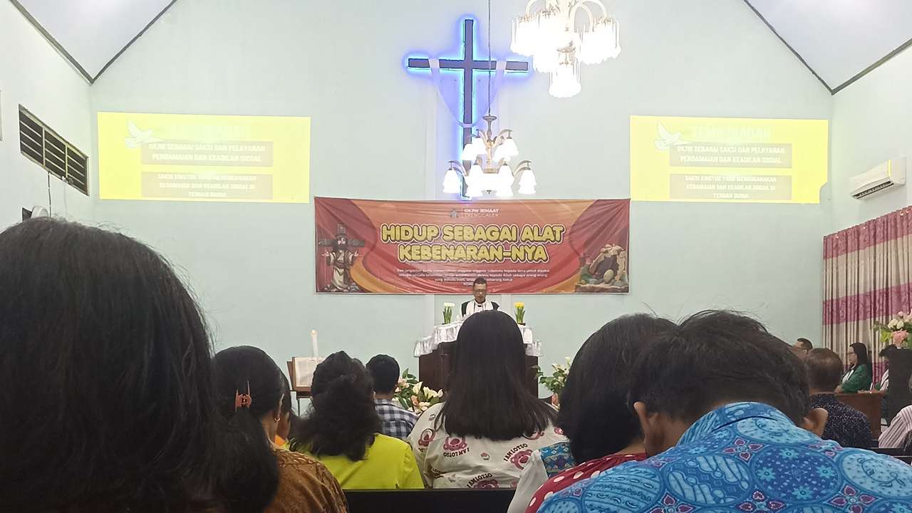 Ibadah Kenaikan Yesus Kristus 2024 di Trenggalek, Pendeta GKJW Sampaikan Pesan Damai