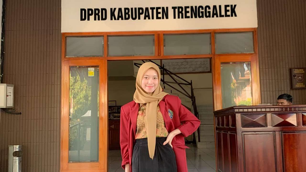 Cerita Gadis Aulia Magang di DPRD Trenggalek, Ajak Generasi Muda Kontribusi