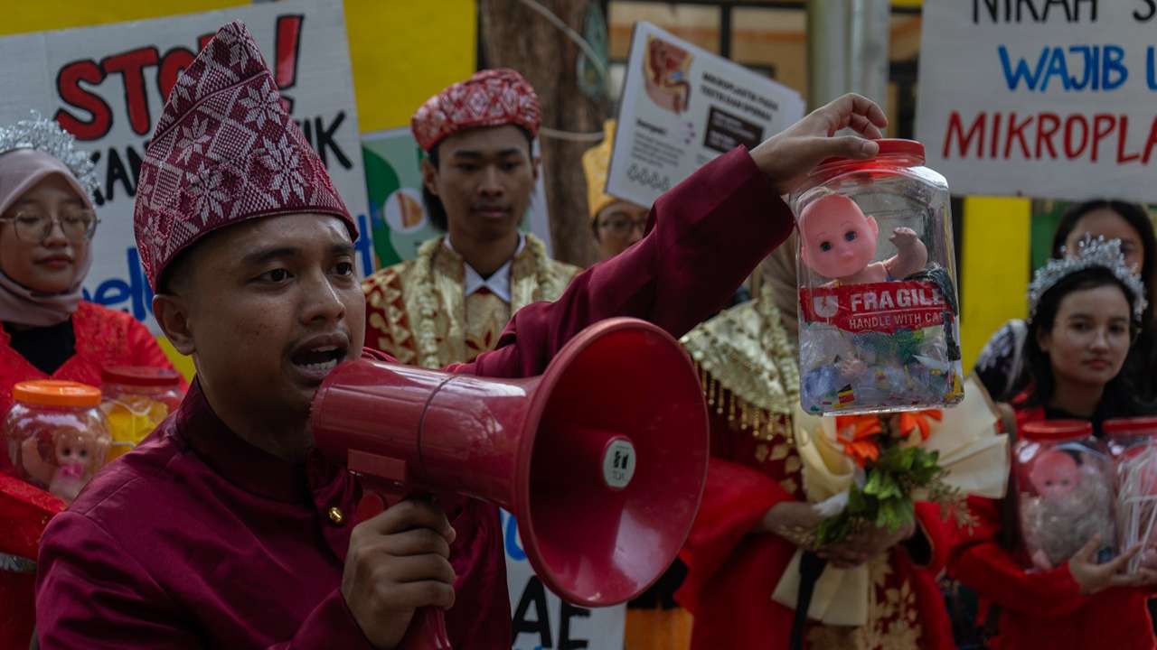 ecotonkemenag-gresik-calon-pengantin-wajib-uji-mikroplastik2