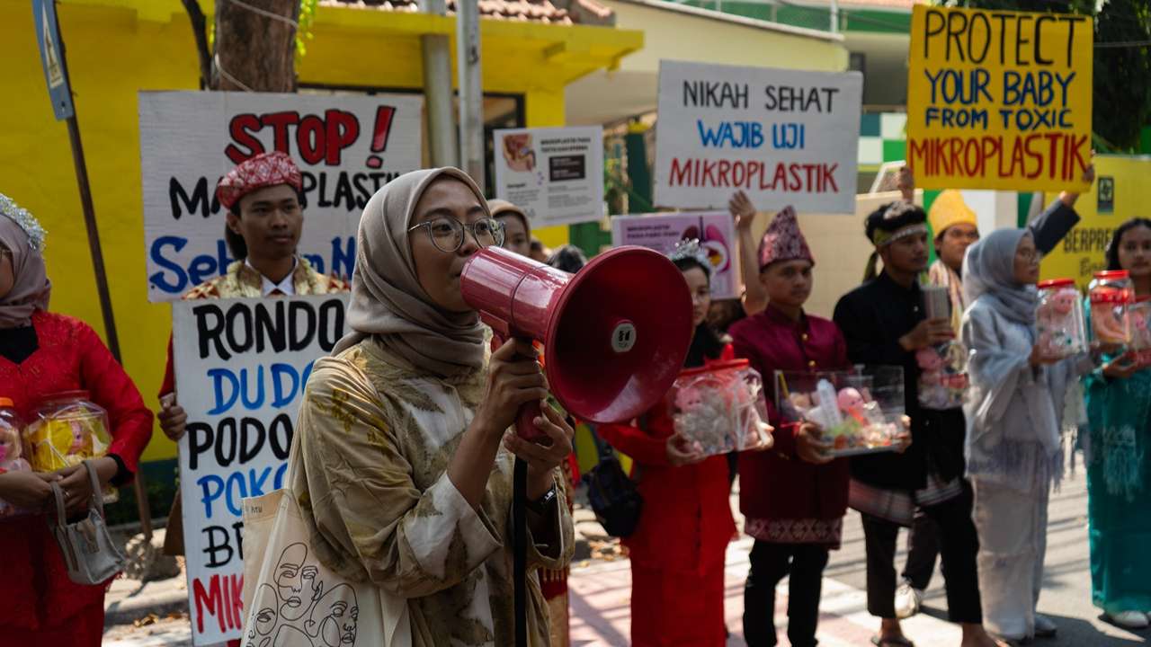 ecotonkemenag-gresik-calon-pengantin-wajib-uji-mikroplastik3