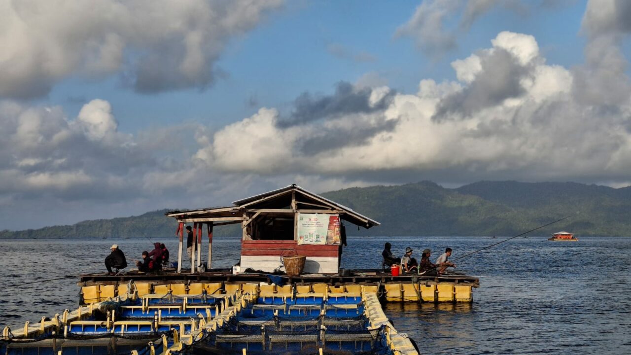 memancing-di-rumah-apung-mutiara