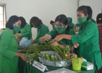 Persit Cabang XLII Kodim 0206/ Dairi saat lomba dalam rangka meriahkan HUT ke- 76 Persit, Jumat (25/3).