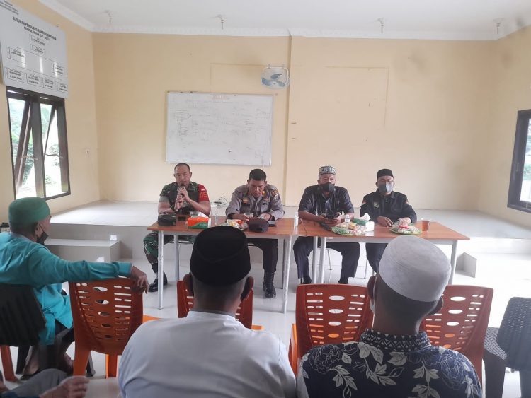 Polsek Beringin jajaran Polresta Deliserdang laksanakan rapat koordinasi dengan Ketua BKM (Badan Kemakmuran Mesjid) Kecamatan Beringin, Minggu (27/3).