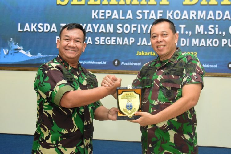 Wadan Pushidrosal Laksamana Muda TNI Budi Purwanto ST, MM saat sambut kunker Kas Koarmada RI, Laksamana Muda TNI Yayan Sofiyan ST, M.Si, CHRMP, M.Tr.Opsla, Rabu (30/3).