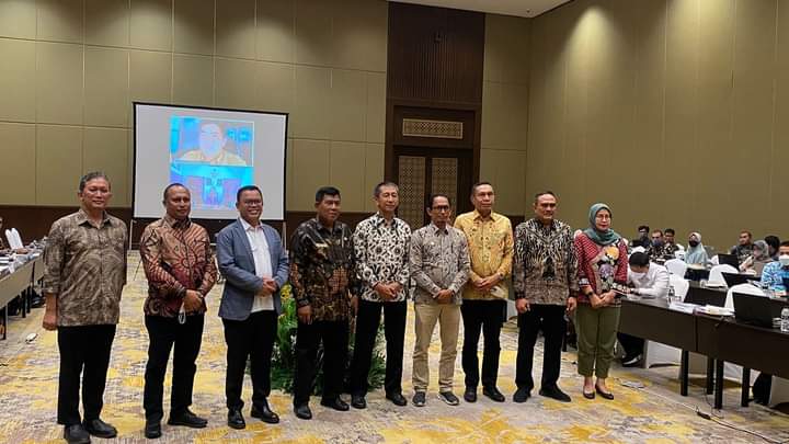 Bupati Toba, Poltak Sitorus didampingi Plt. Kadis PUPR Gumianto Simangunsong menghadiri undangan rapat koordinasi lintas sektoral Rencana Detail Tata Ruang (RDTR) super prioritas Kawasan Strategis Pariwisata Nasional (KSPN) di Jakarta, Selasa (29/3).