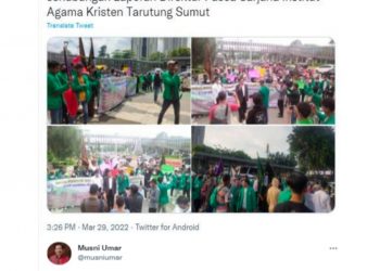 Status di tweeter saat mahasiswa UIC demo didepan Polda Metro Jaya, Senin (4/4).