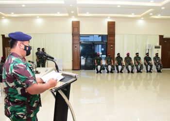 Wadan Pushidrosal, Laksamana Muda TNI Budi Purwanto ST, MM saat bekal kepada peserta kursus Penanggulangan Teror Aspek Laut (PTAL) Angkatan XVI, Senin (11/4).
