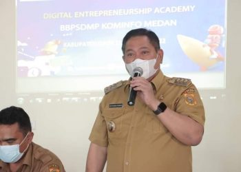 Bupati Dairi, Dr. Eddy Berutu saat buka pelatihan DEA, Senin (11/4).