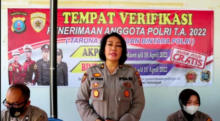 Kompol Dr. Srimin Pinem SH, MKn saat memberikan keterangan pers, Senin (11/4).