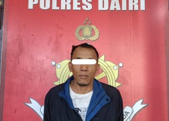 RS saat diamankan di Polres Dairi, Senin (11/4).