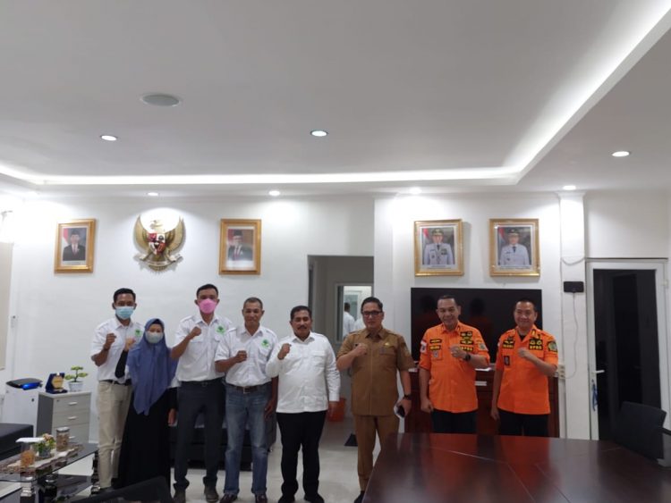 Panitia Festival Sungai Denai/ Percut bersama BPBD Provinsi Sumut saat audiens, Senin (11/4).