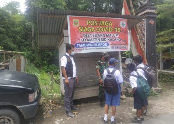 Babinsa, Serda RJ Sitorus saat komsos kepada pelajar, Kamis (14/4).