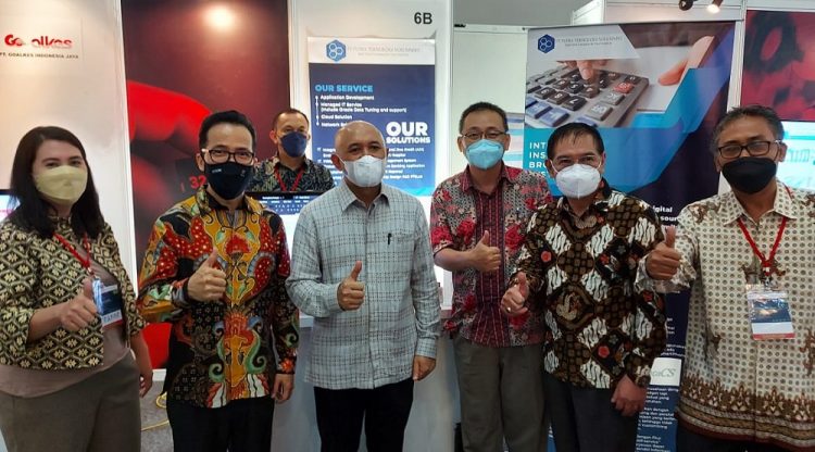 Ketua Umum APTIKNAS, Hoky saat hadiri pameran dan temu bisnis, Senin (18/4).