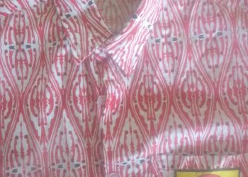 Baju batik seharga Rp. 120.000 jualan Dinas Pendidikan Simalungun, Rabu(27/4).