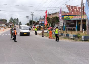 Kasat Lantas Polres Dairi, AKP Herliandri SH saat pimpin Pos Pam dan Pos Yan Ops. Ketupat 2022, Kamis (28/4).