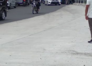 Kondisi arus jalan Berastagi - Medan macet total, Kamis (5/5).