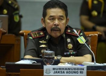 Jaksa Agung saat memberikan arahan dan berikan ancama apabila Kejari tidak tangani kasus korupsi, Selasa (10/5).