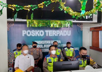 Kapolresta Deliserdang, Kombes. Pol. Irsan Sinuhaji saat mengikuti zoom meting Was Ops Ketupat 2022, Senin (9/5).
