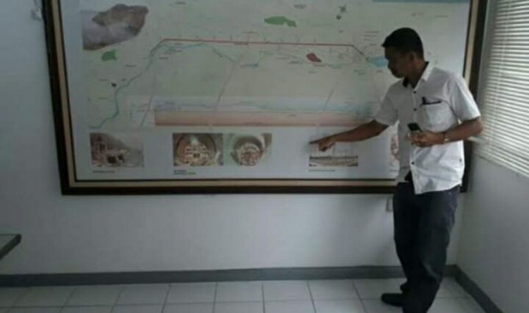 Direktur Eksekutif IP2 Baja Nusantara, Ir. I. Djonggi Napitupulu saat diwawancarai reporter Indigonews, Jumat (13/5).