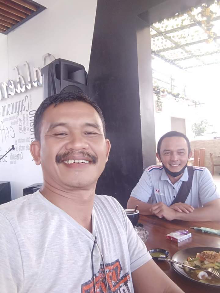 Direktur Eksekutif IP2 Baja Nusantara, Ir. I. Djonggi Napitupulu bersama Korwil II Sumut - Tapanuli Raya Media Indigonews, Freddy Hutasoit, Selasa (31/5).