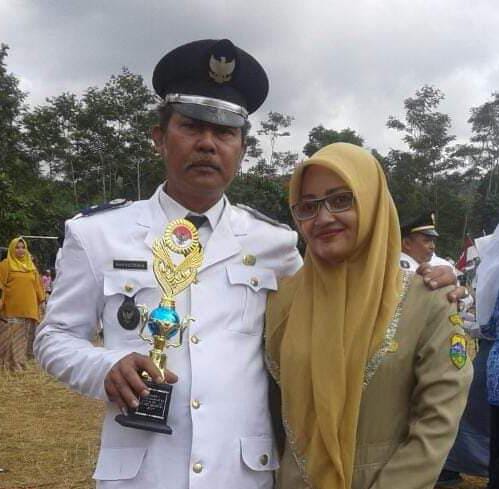 Kades Pamoyana, H. Aha Nugraha saat dijumpai seusai mengikuti acara, Rabu (1/6).