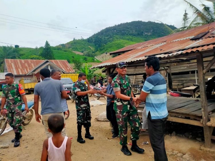Komandan Kodim 0108/Agara Letkol Inf Robbi Firdaus SE, M.Si bersama rombongan saat sampai di Desa Bunbun Indah, Jumat (3/6).