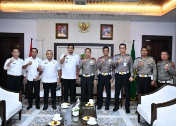 Direktorat Penegakan Hukum Korlantas Polri, Brigjen. Pol. Aan Suhanan didampingi Kombes. Pol. Made Agus Prasatya, Kombes. Pol. Twedy dan Kompol. Davis saat melakukan Monev Asistensi E- Tilang dan ETLE di wilayah Ditlantas Polda Sumatera Utara, Rabu (8/6).