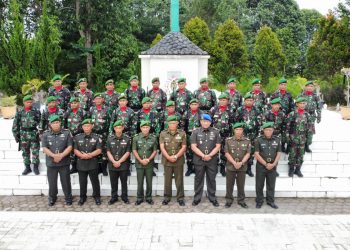 Kodim 0206/ Dairi Ziarah ke TMP sambut HUT ke- 72 Kodam 1/ BB, Jumat (17/6).