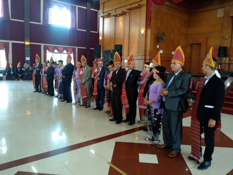 Pomparan Pamuha Raja se- Bandung Raya saat pesta partangiangan dan pelantikan pengurus terpilih, Minggu (19/6).