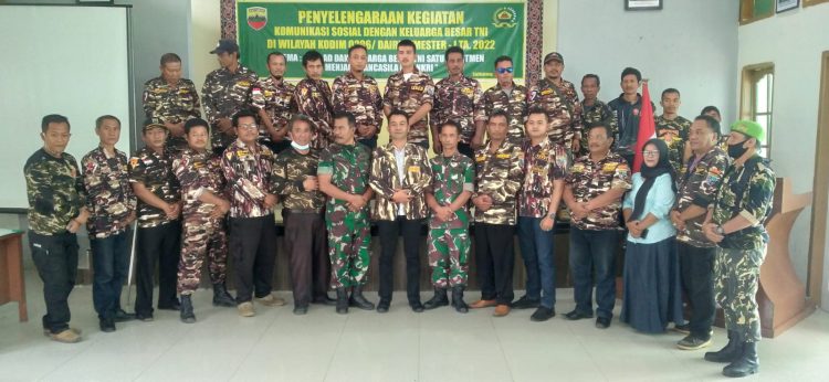 Kodim 0206/ Dairi saat giat komsos bersama Keluarga Besar TNI AD, Kamis (23/6).