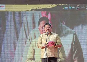 Bupati Dairi, Eddy Berutu saat launching "Rabu Kopi", Jumat (24/6).
