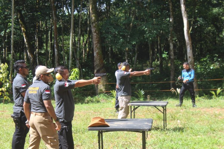 Personil Kodim 0108/ Agara saat ikuti lomba menembak semarak dan gebyat