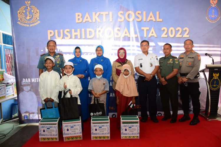 Danpushidrosal saat bakti sosial, Rabu (29/6).