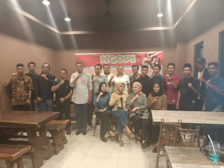 Aliansi mahasiswa Kepri saat ngobrol Pintar, Jumat (1/7).