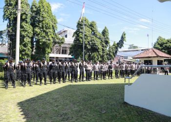 Polres Tasikmalaya Kota bersama TNI dan Brimob apel siaga pengamanan aksi unras BEM se- Tasikmalaya, Senin (4/7).
