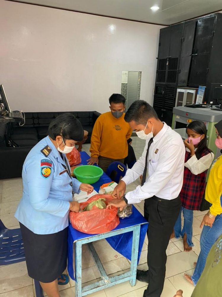 Lapas Kelas IIB Siborongborong saat perdana buka kunjungan tatap muka bagi WBP, Senin (4/7).