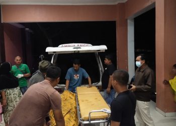 Jenajah AS, Korban penikaman dilakukan begal saat dihendak diantar kerumah duka, Senin (11/7).