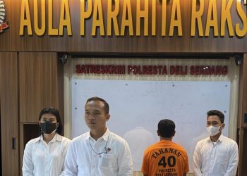 Tersangka, SSN saat ditahan di Polresta Deliserdang, Selasa (12/7).