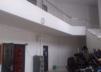 Kondisi kantor Dinas PUPR Toba yang sepi, Jumat (15/7).