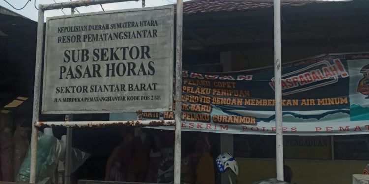 Pos Polisi Pasar Horas Pematamgsiantar, Kamis (11/8).