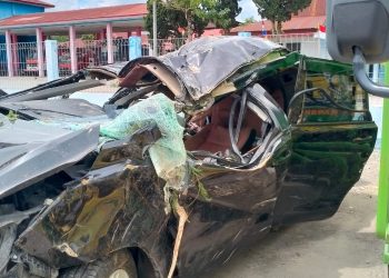 Innova Reborn yang terjun kejurang tewaskan 4 orang saat di evakuasi di Polres Taput  Minggu (14/8).