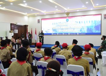 Danpushidrosal, Laksamana Madya TNI Nurhidayat saat terima kunjungan kontingen Jambore Nasional di Ruang Serbaguna Mako Pushidrosal, Jalan Pantai Kuta V/I, Ancol Timur, Jakarta Utara. Kemarin, Senin (15/8).