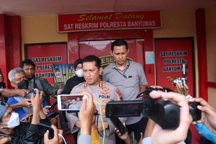 Kapolresta Banyumas, Kombes. Pol. Edi Suranta Sitepu SIK, MH saat konferensi pers pengungkapan penangkapan anggota Geng Motor, Selasa (16/8).