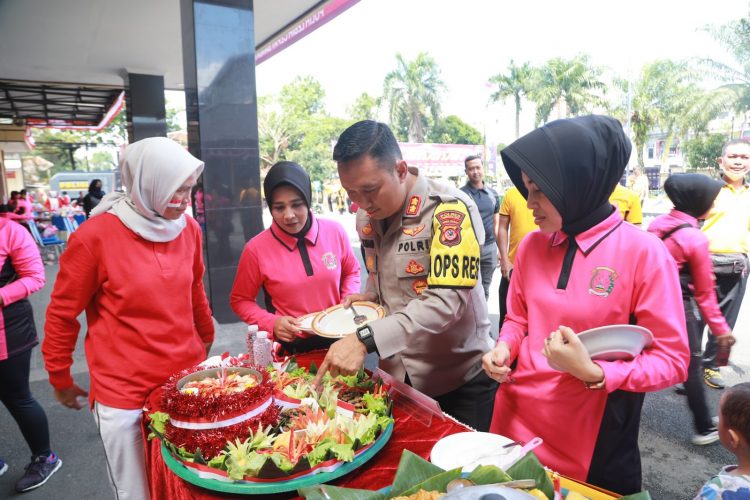 Kapolres Tasikmalaya Kota, AKBP Aszhari Kurniawan saat syukuran HUT RI ke- 77, Kamis (18/8).