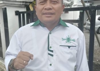 Ketua PC NU Kabupaten Dairi, Tuppak Padang M.Pd saat tinjau aksi, Selasa (27/9).