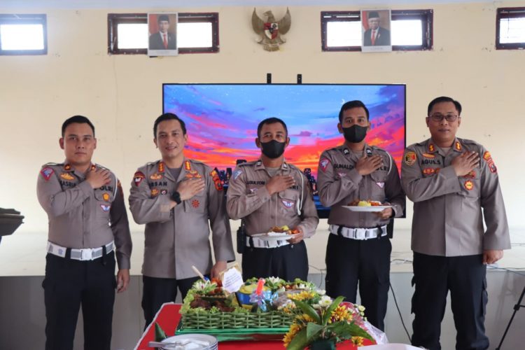 Kapolresta Deliserdang, kombes. Pol. Irsan Sinuhaji bersama jajaranya saat peringati hari Polisi Lalu Lintas ke- 67, Kamis (22/9).