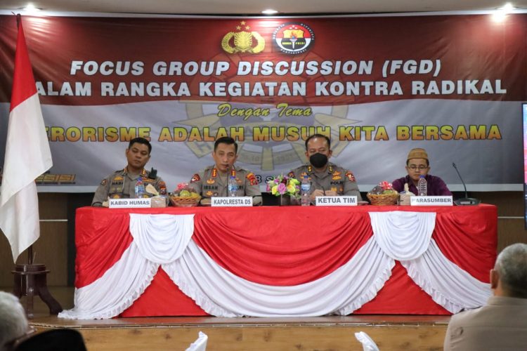 Divisi Humas Polri dan Polresta Deliserdang saat selenggarakan FGD, Rabu (28/9).