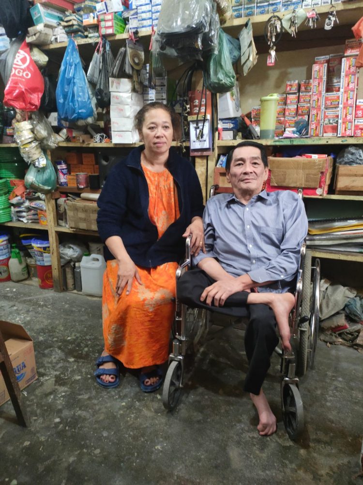 Kedua orangtua korban, Hasiholan Sianturi dan isterinya Samsiah br Solihin saat diwawancarai reporter Indigonews, Kamis (29/9).