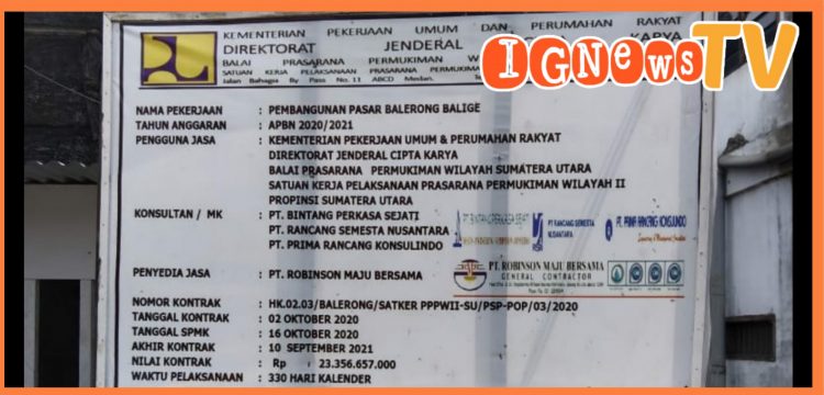 Plank proyek pembangunan Pasar Balerong Balige dikerjakan PT. Robinson Maju Bersama, Selasa (20/9).