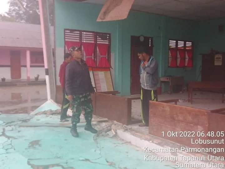 Personil Kodam I/ BB saat bantu warga terdampak gempa, Sabtu (1/10).